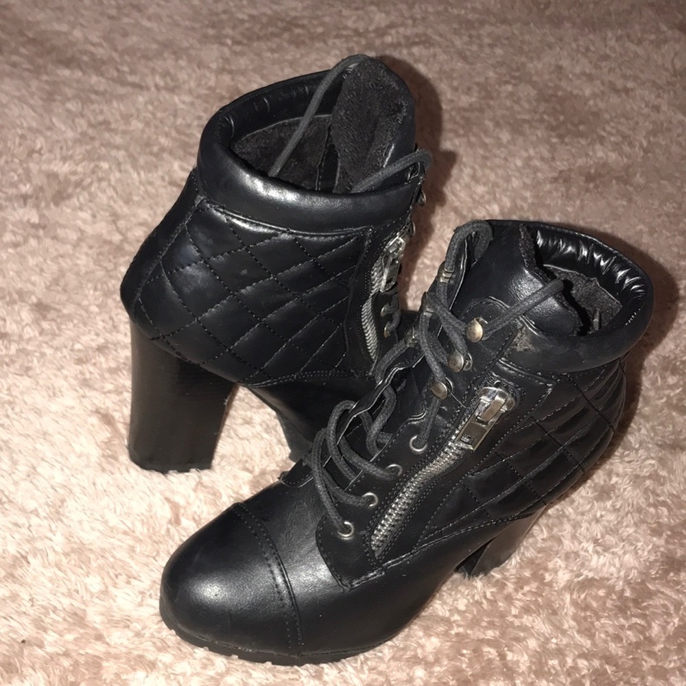 Boots - Picture 3 of 4